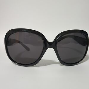 Elegant Black Sunglasses